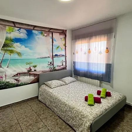 Guest house Paradise Lloret 3*